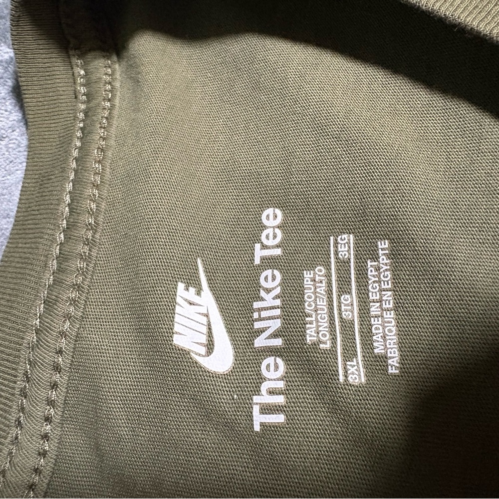Nike Men's T-Shirt in Olive with Colorful Logo 3xl xxxl like new - Picture 2 of 5